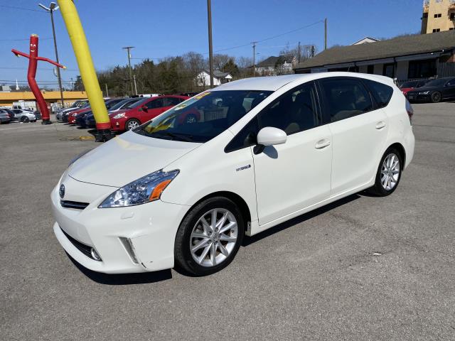 2012 Toyota Prius v Five's photo