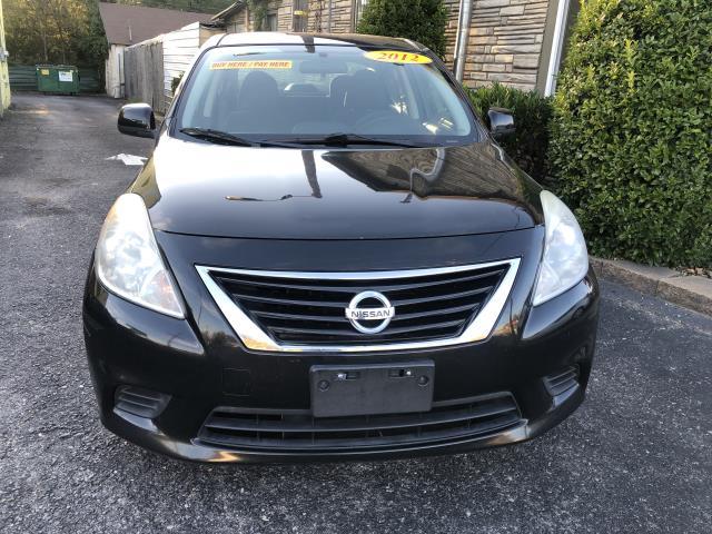 2012 Nissan Versa SV's photo